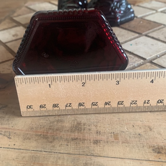 Vintage Avon 1876 Cape Cod Collection Candleholder Set Ruby Red Dark Red Glass - Picture 9 of 9
